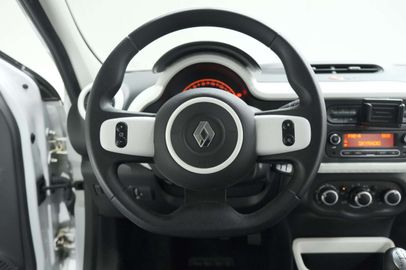 Car image 26