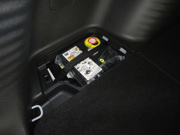 Car image 31