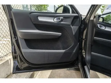 Car image 43