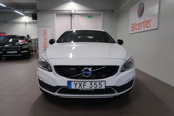 Volvo V60 Cross Country D3 110 kW image number 12