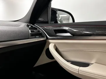 Car image 39