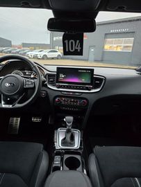 Car image 36