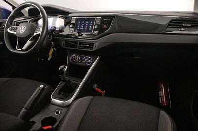 Car image 36