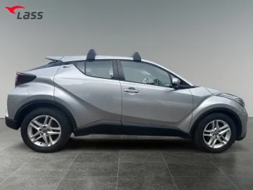 Car image 4