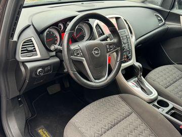 Car image 10