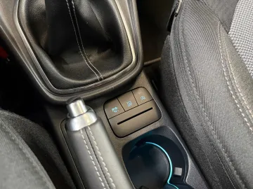 Car image 31