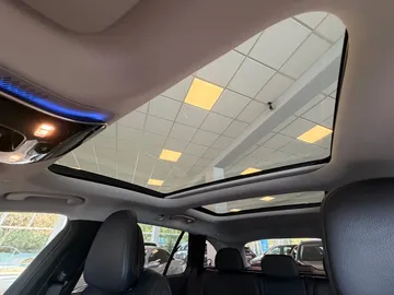 Car image 33