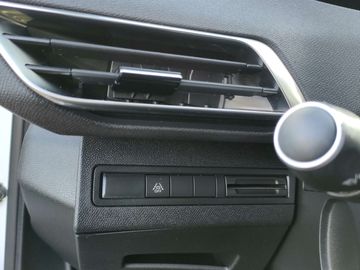 Car image 36