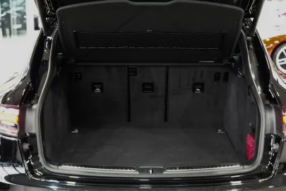 Car image 36