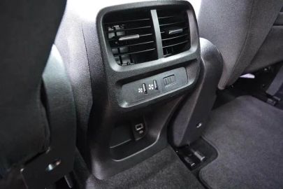 Car image 37