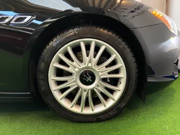 Car image 35