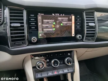 Car image 33