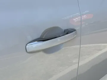 Car image 48