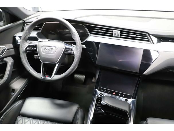 Audi e-tron 55 quattro S-line 300 kW image number 10