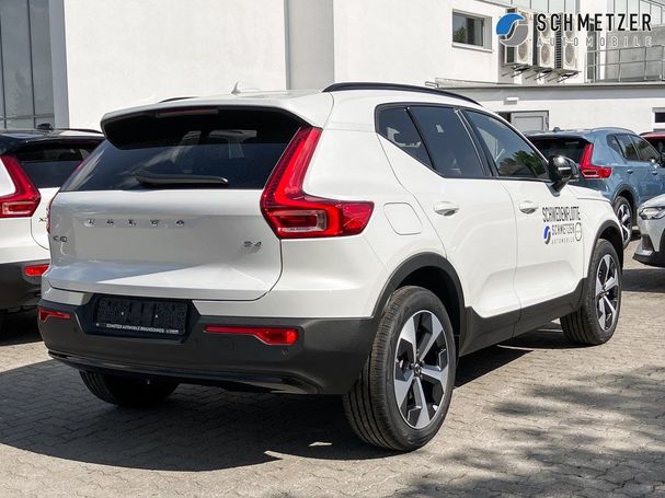 Volvo XC40 Plus Dark B4 145 kW image number 2