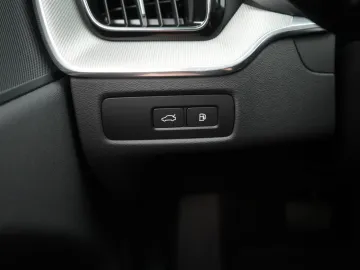 Car image 50