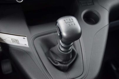 Car image 37