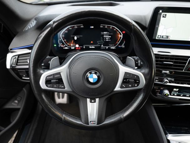 BMW 540i Touring xDrive 245 kW image number 10