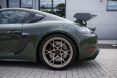 Car image 25