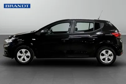 Car image 3