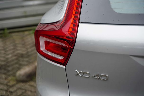 Volvo XC40 Recharge T4 Plus Dark 155 kW image number 28