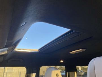 Car image 37