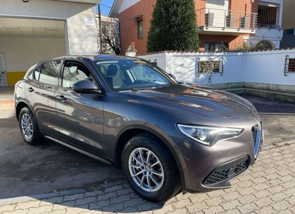 Alfa Romeo Stelvio 2.2 140 kW image number 2