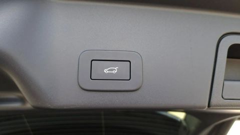 Car image 36