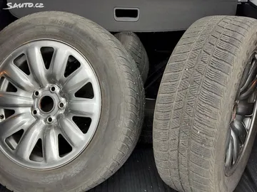 Car image 30