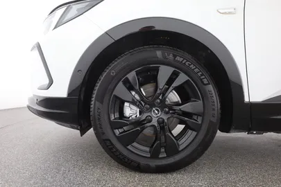 Car image 32