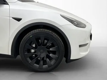 Car image 34