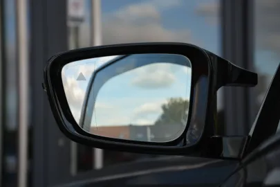 Car image 42