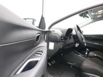 Car image 35