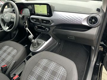 Car image 11