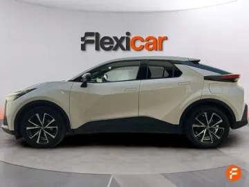 Car image 4