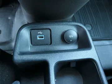 Car image 27