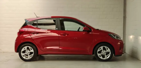 Car image 5