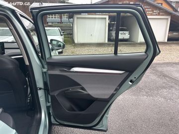 Car image 37