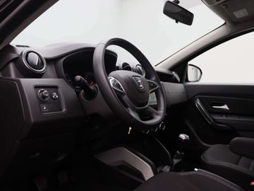 Car image 30