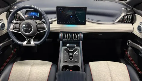 Car image 4
