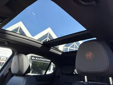 Car image 23