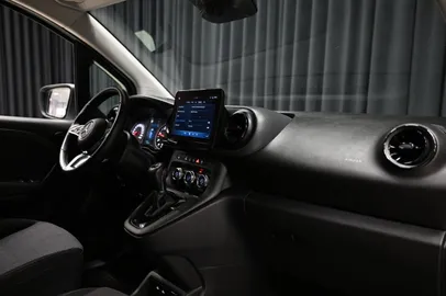 Car image 26