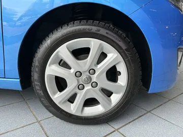 Car image 22