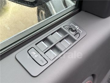 Car image 36