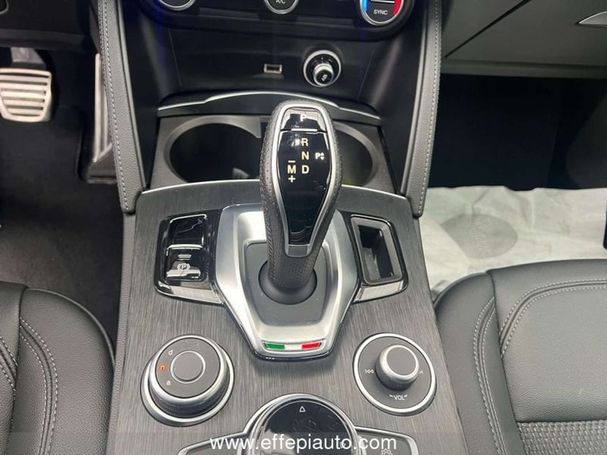 Alfa Romeo Stelvio 2.2 Q4 154 kW image number 7