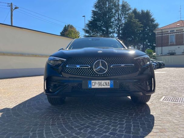 Mercedes-Benz GLC 300 e Premium Plus 4Matic 225 kW image number 2