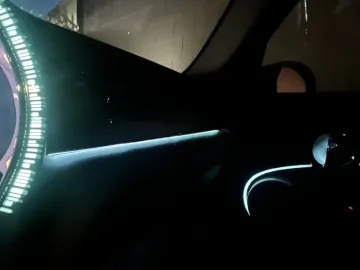 Car image 28
