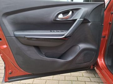 Car image 28