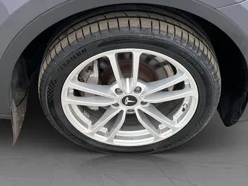 Car image 37