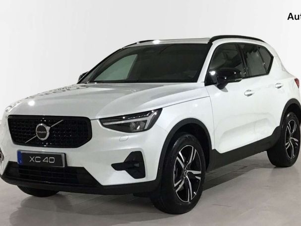 Volvo XC40 B3 Plus Dark 120 kW image number 1